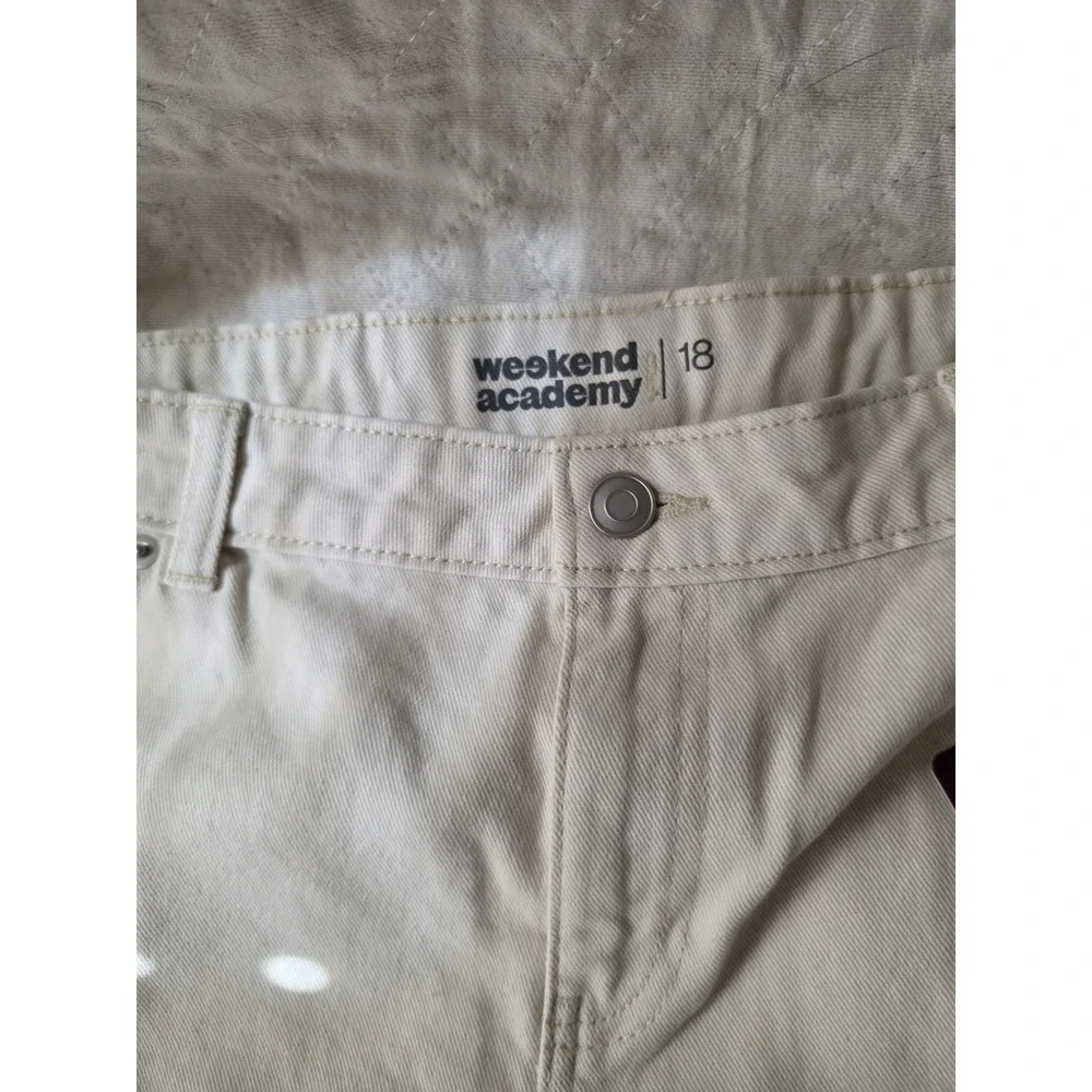 Weekend Academy Mens Cream Denim Shorts Size 18 Cotton Off White Casual 5-Pocket